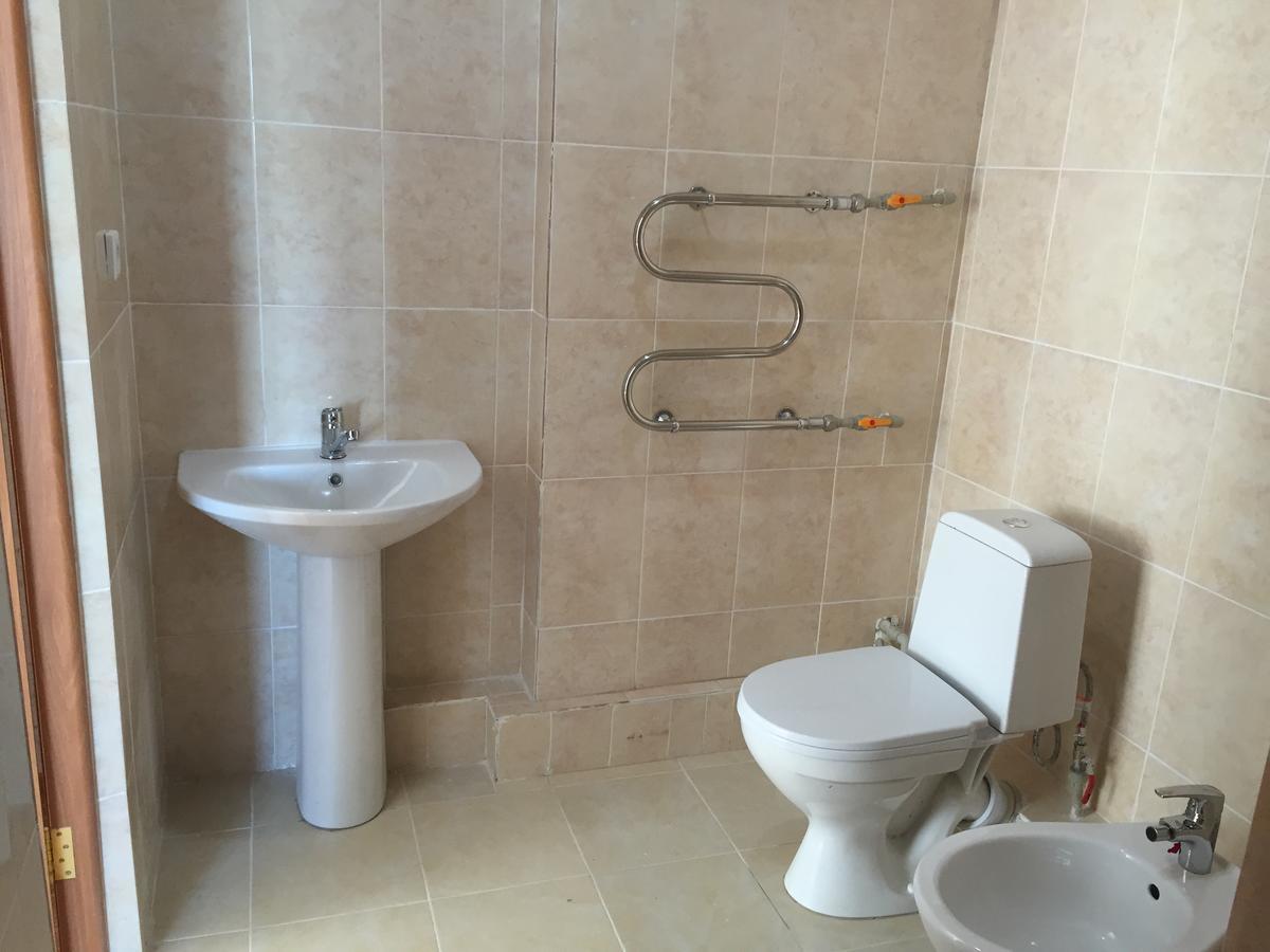 Hotel Alkuat Astana Bagian luar foto